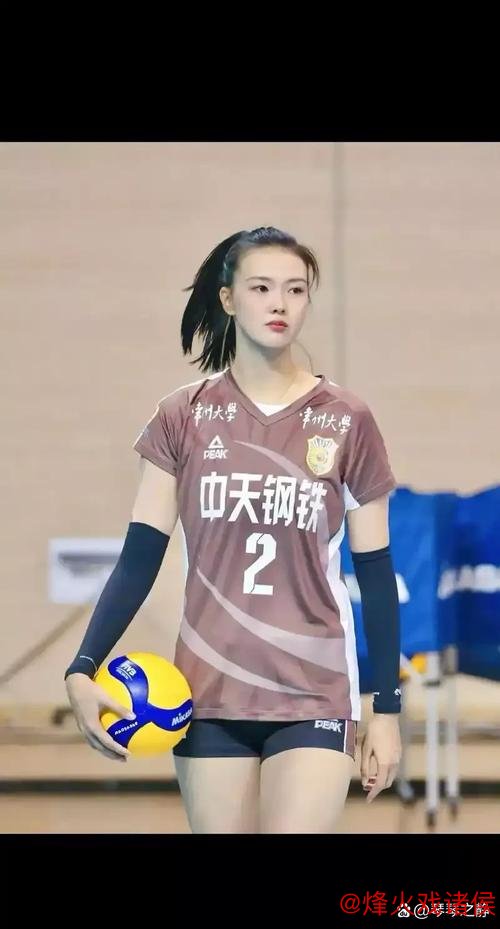 江苏女排15岁天才少女惊艳亮相!替补上场狂砍11分,逆境中拯救球队 江苏女排15岁天才少女惊艳亮相!替补上场狂砍11分,逆境中拯救球队