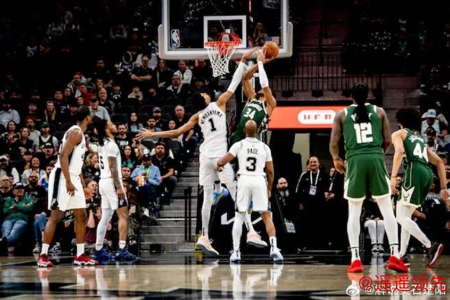 亚历山大40分11助攻字母哥19分 雷霆轻取雄鹿迎连胜